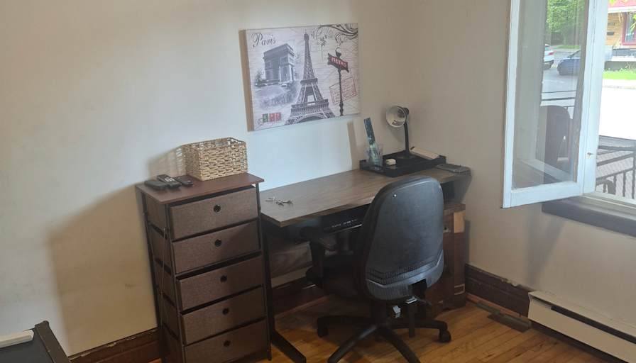 Furnished room in a townhouse — photo 1