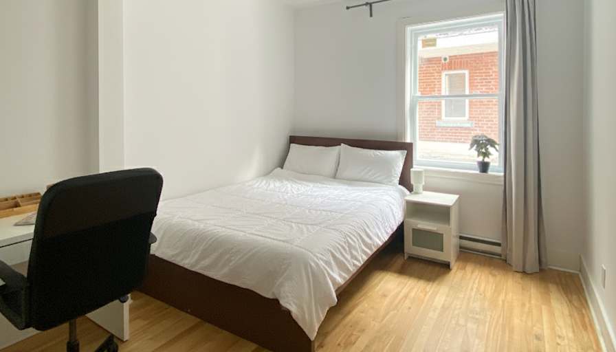 Furnished room in an apartment — photo 1
