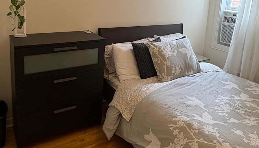 Furnished room in an apartment — photo 1