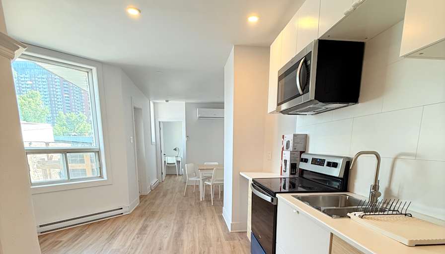 Furnished apartment with 3 bedrooms and 1 bathroom — photo 1