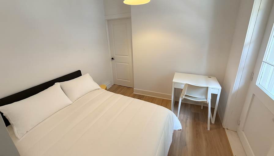 Furnished room in an apartment — photo 1