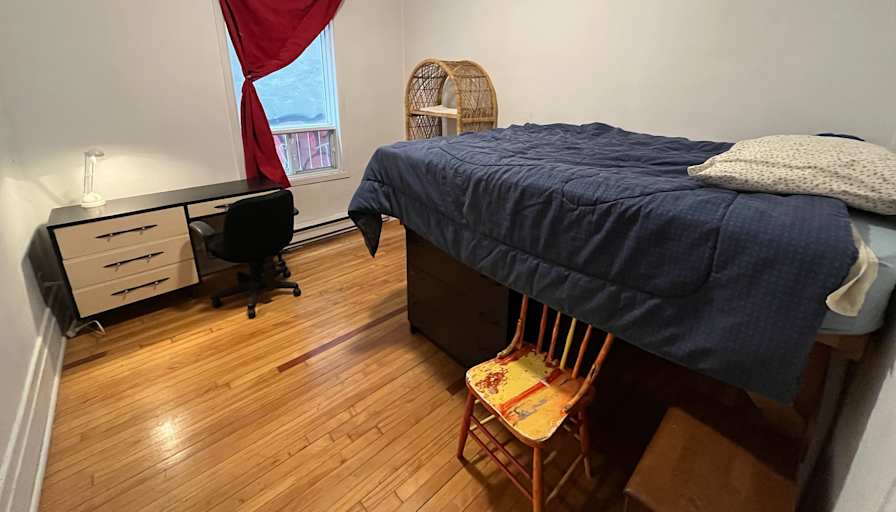 Furnished room in an apartment — photo 1