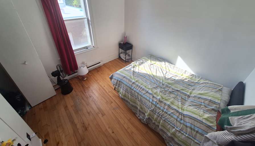 Furnished room in an apartment — photo 1