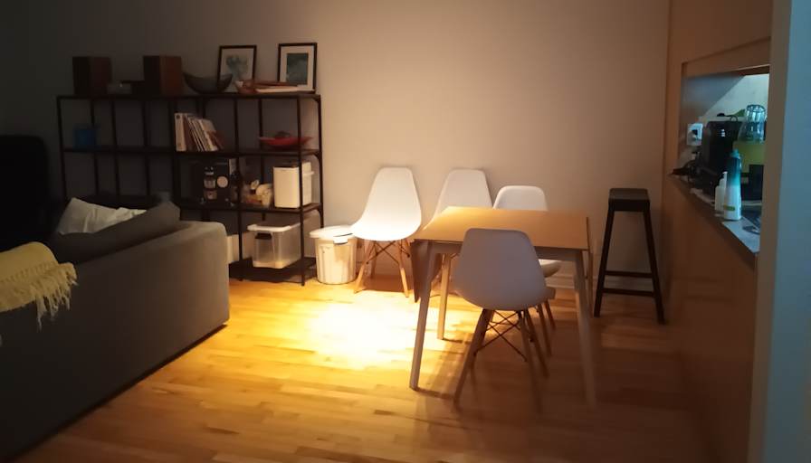 Shared furnished room in an apartment — photo 1