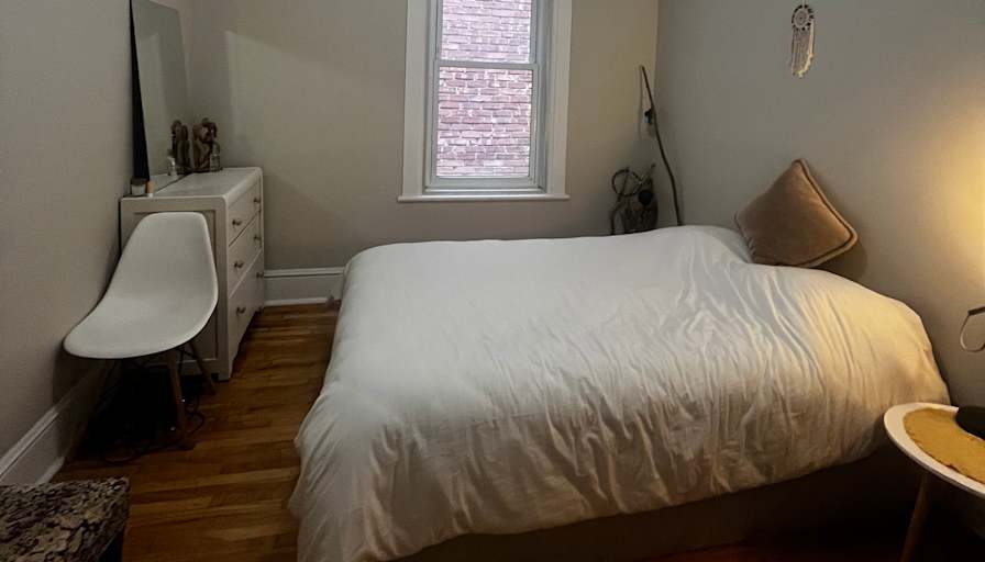 Furnished room in an apartment — photo 1