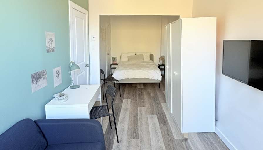 Furnished room in an apartment — photo 1
