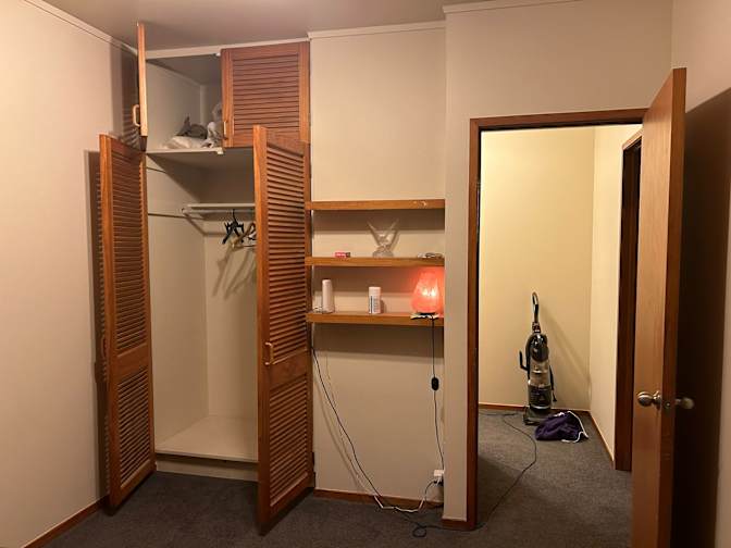 E's room