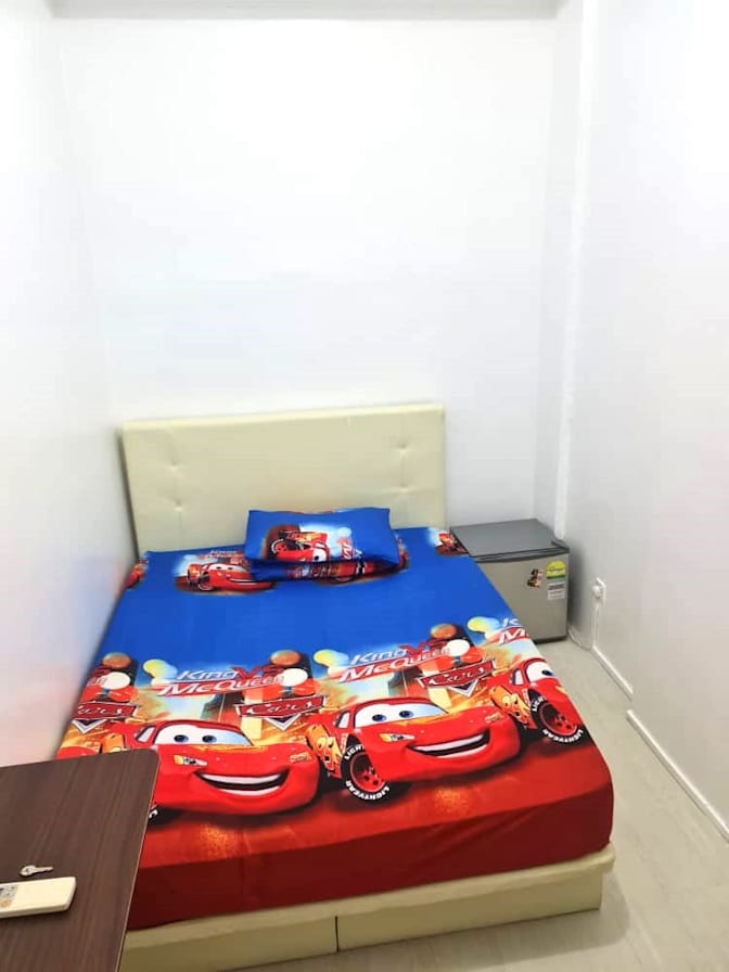 Roomy's room