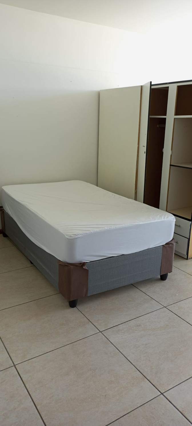Slindile's room