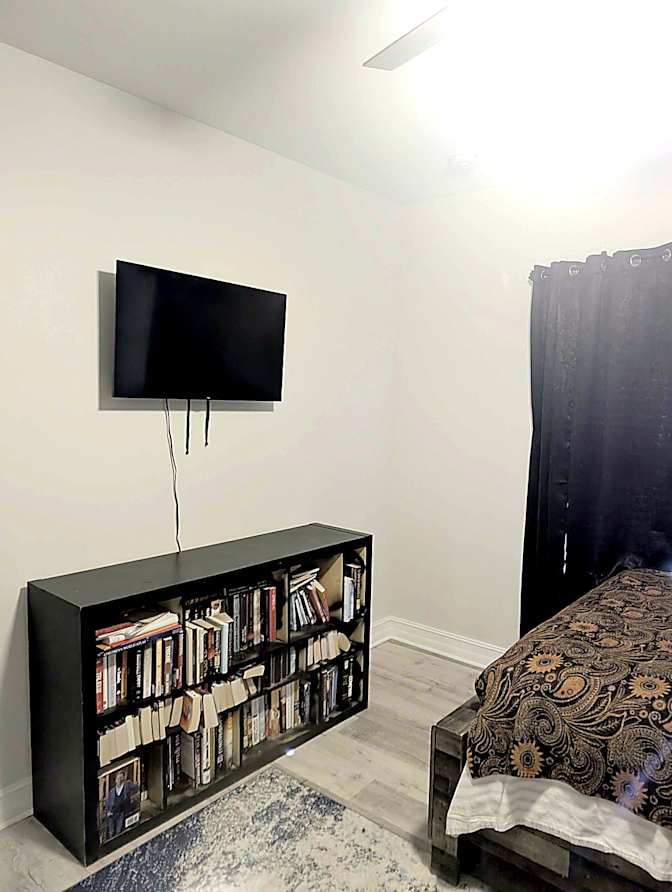 Akin's room