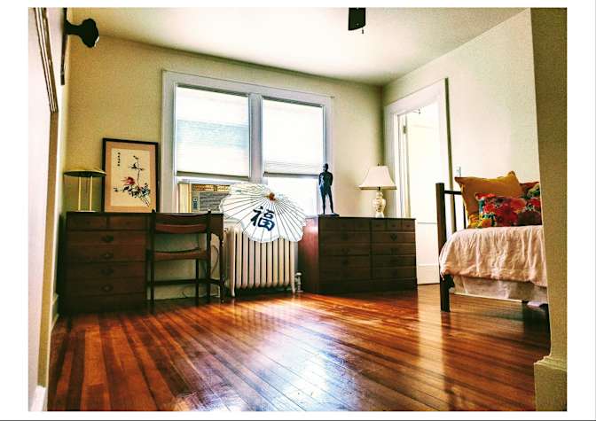 Lynn's room