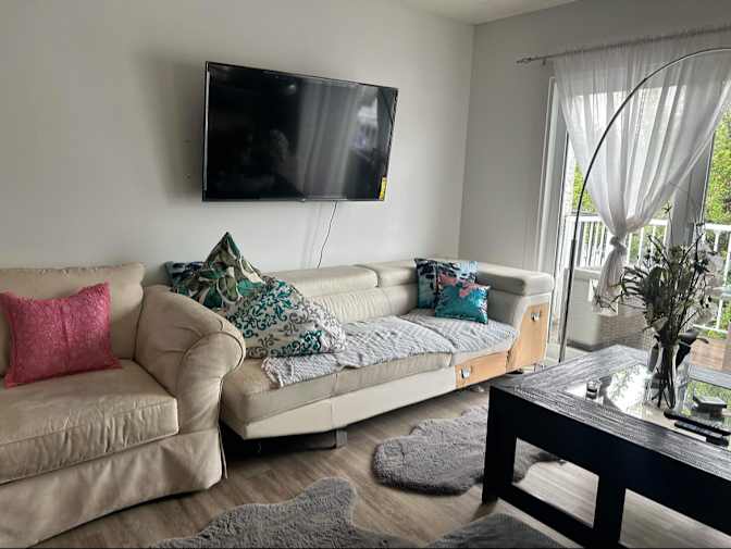 Katy Saunders's room