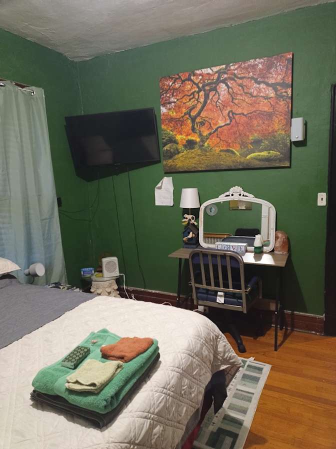 Share Ashley's room