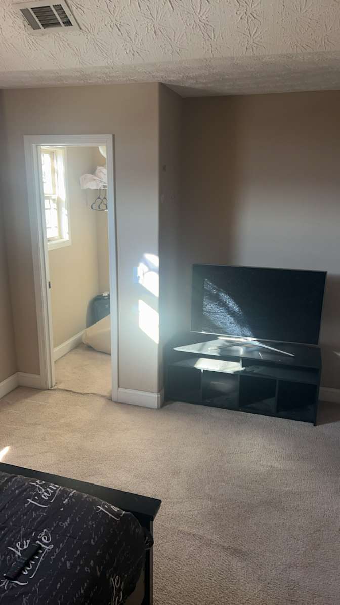 Tara's room