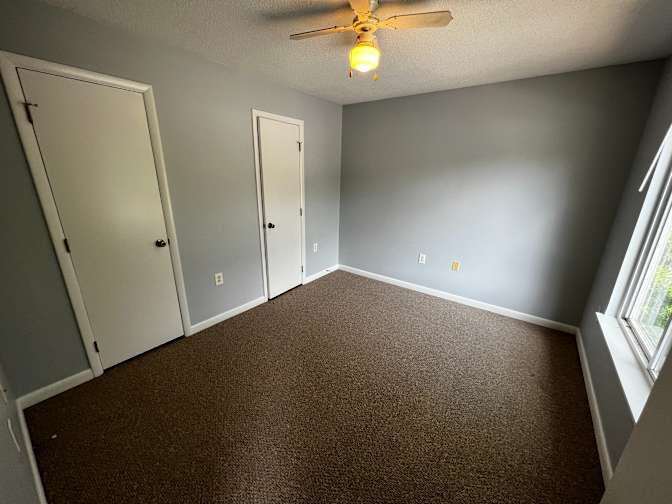 Alcove Rooms's room