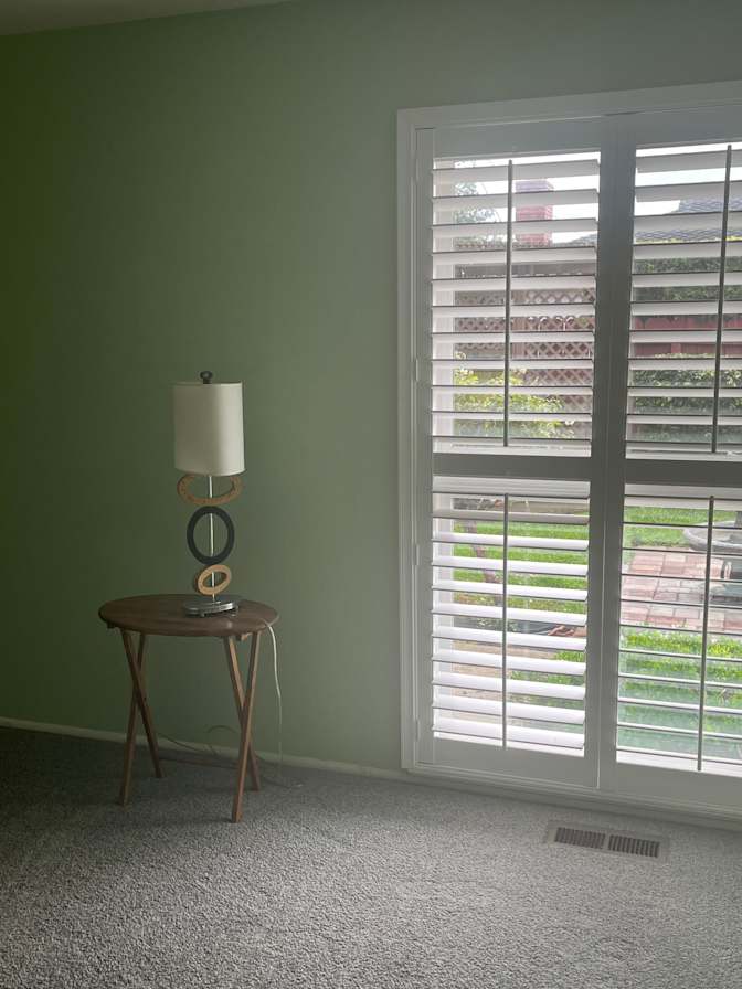 Leslie's room