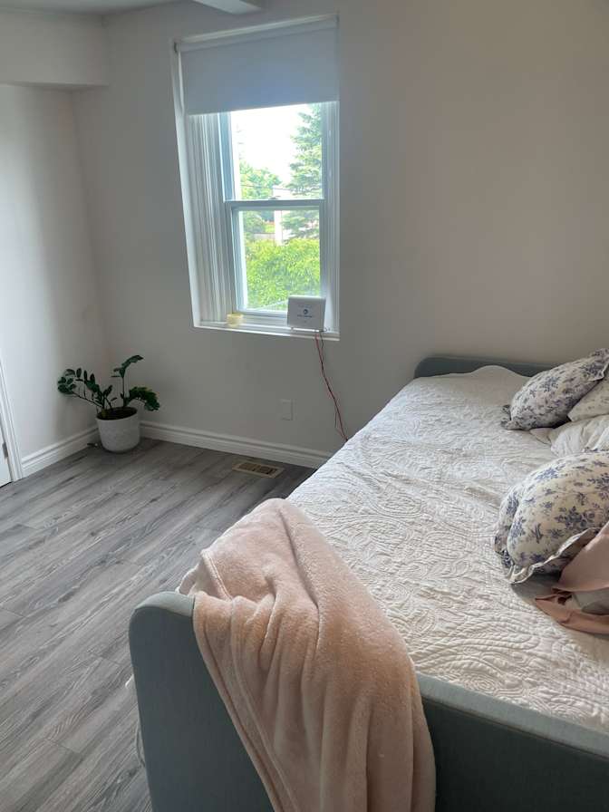 Jen's room