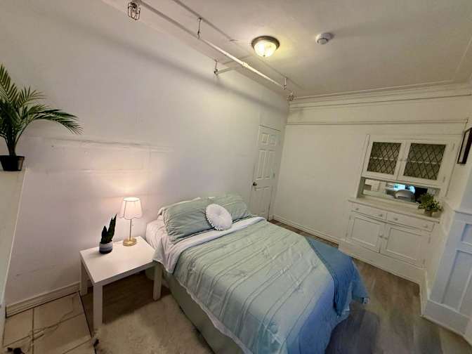 Alona's room