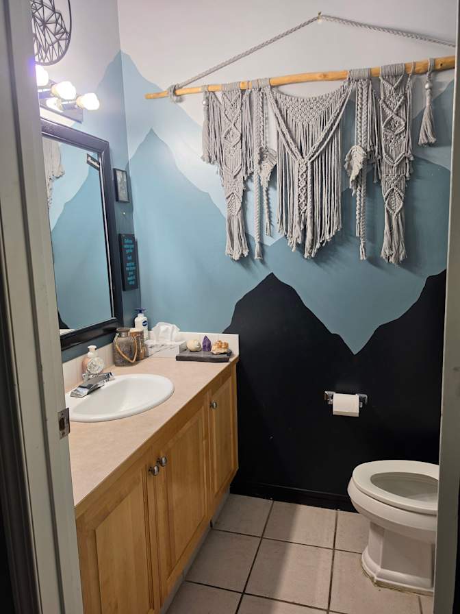 Arie P's room