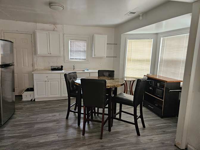 Alcove Rooms's room