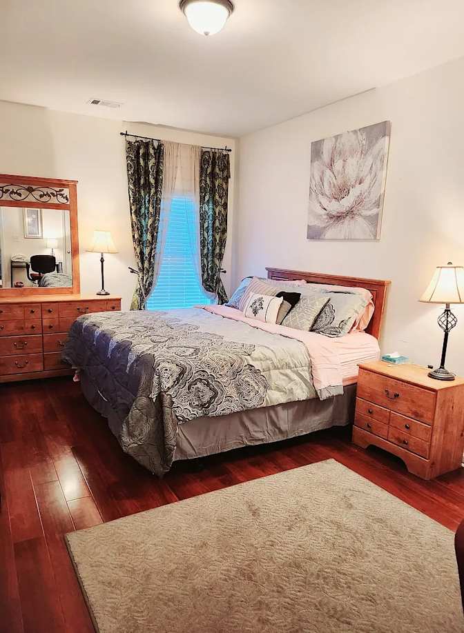 Alcove Rooms's room