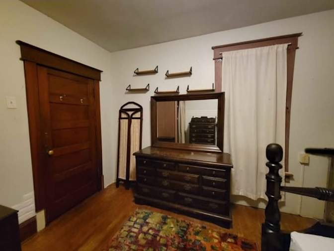 STACEY's room