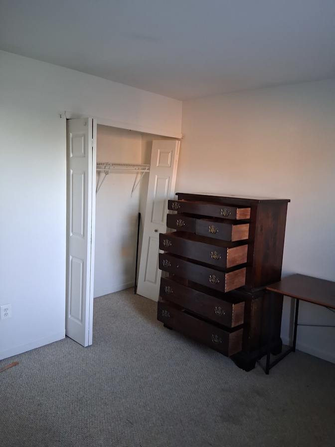 Elizar's room