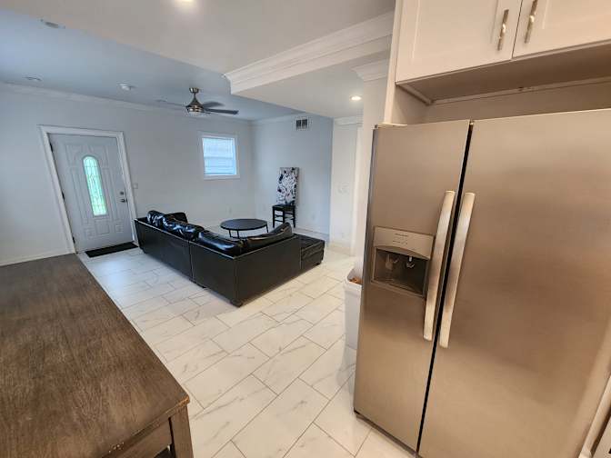 CL&C Property Management and Consulting's room