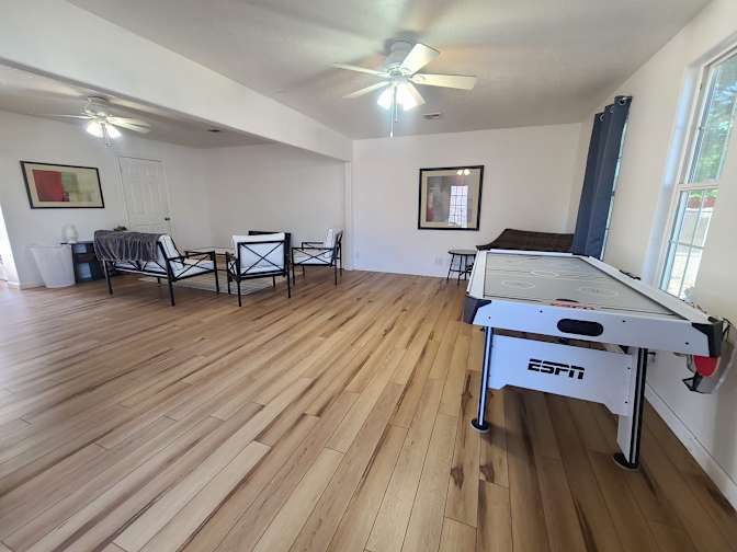 Leslie's room