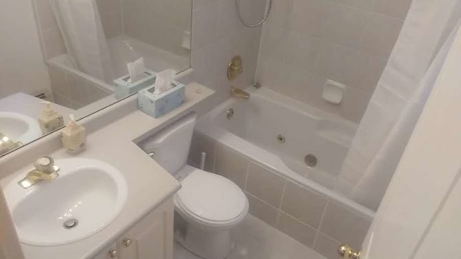 Cléo and Carl's room