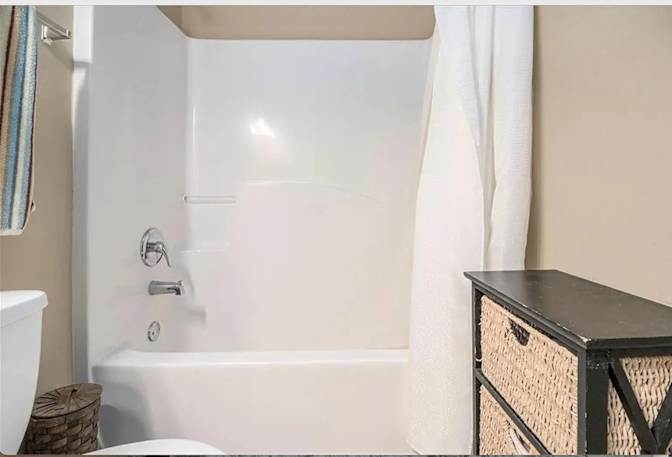 Alcove Rooms's room