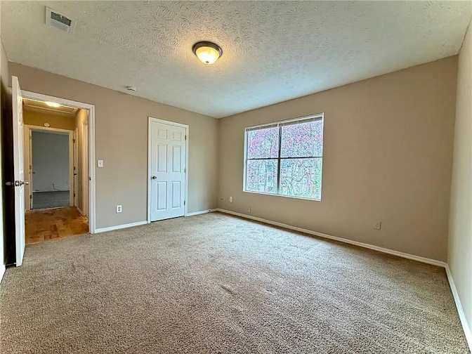 Alcove Rooms's room