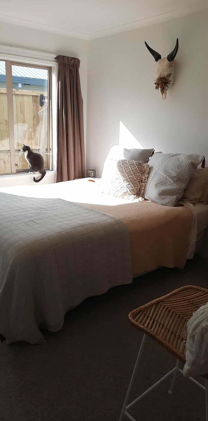 KARINA SILVESTER's room