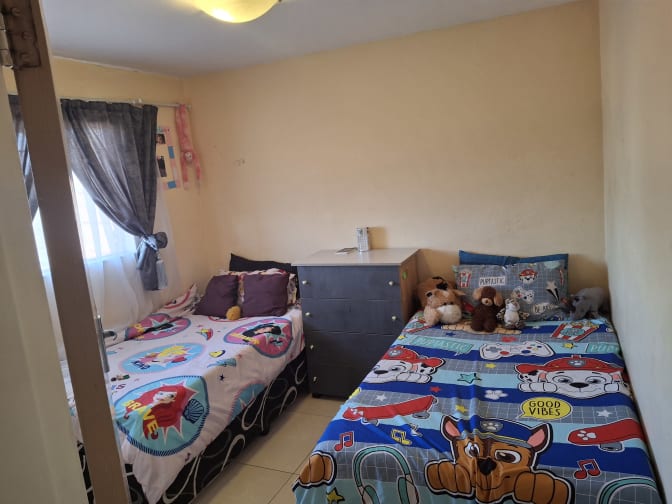 LIZEL-MARIE MICHELL HENDRIKS's room