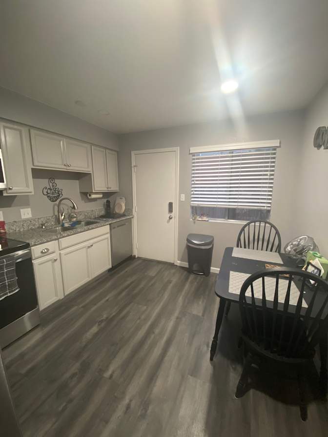 Leslie's room