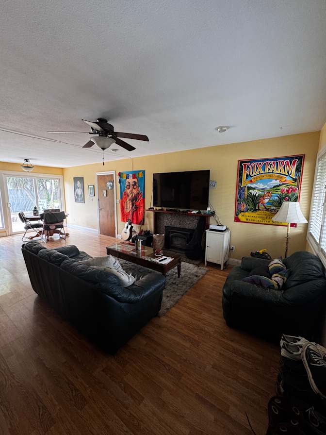 Armando's room