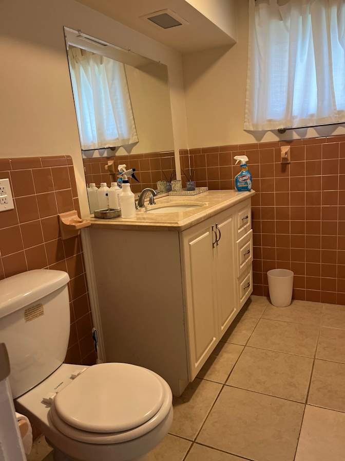 Rent here's room