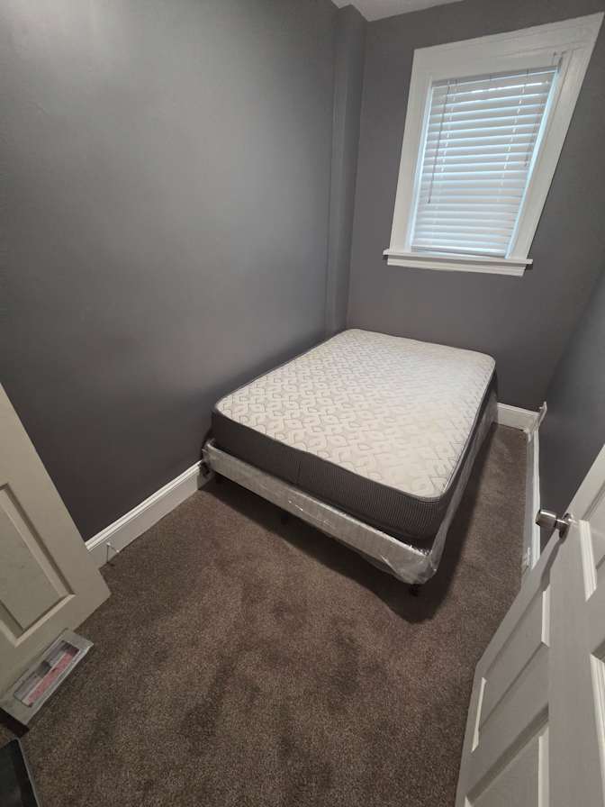 Tomas's room