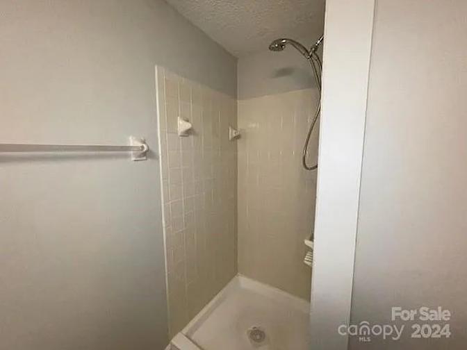Alcove Rooms's room