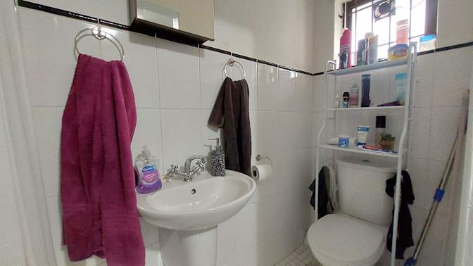 Thanda's room