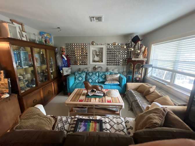 Eben's room