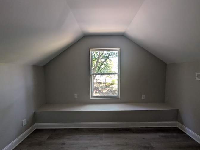 Alcove Rooms's room