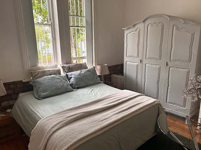 Vernon's room