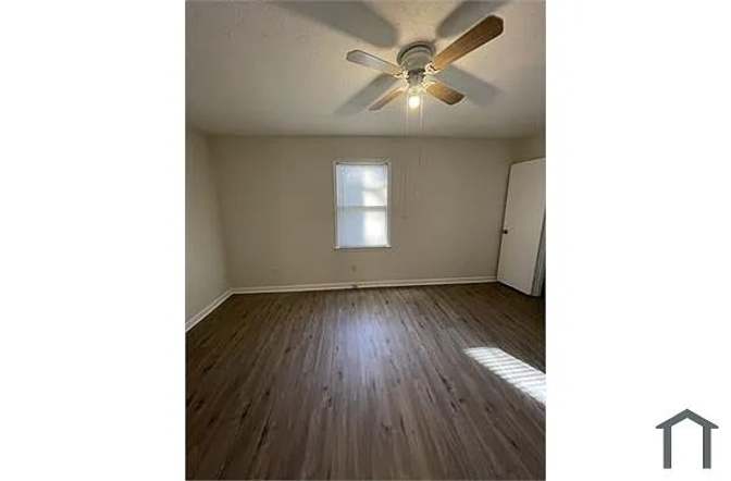 Alcove Rooms's room