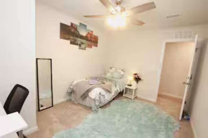 Alcove Rooms's room