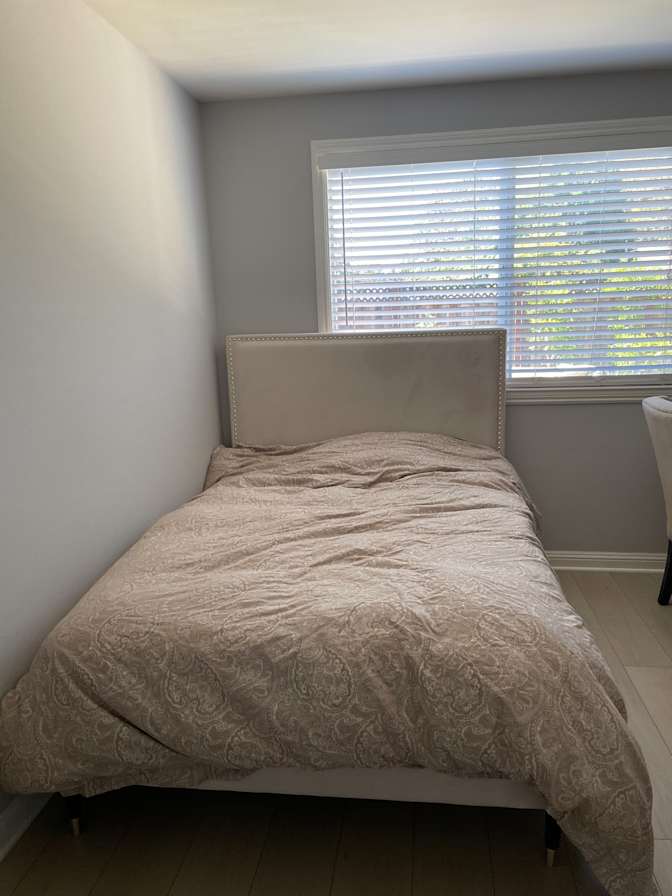Alicia's room