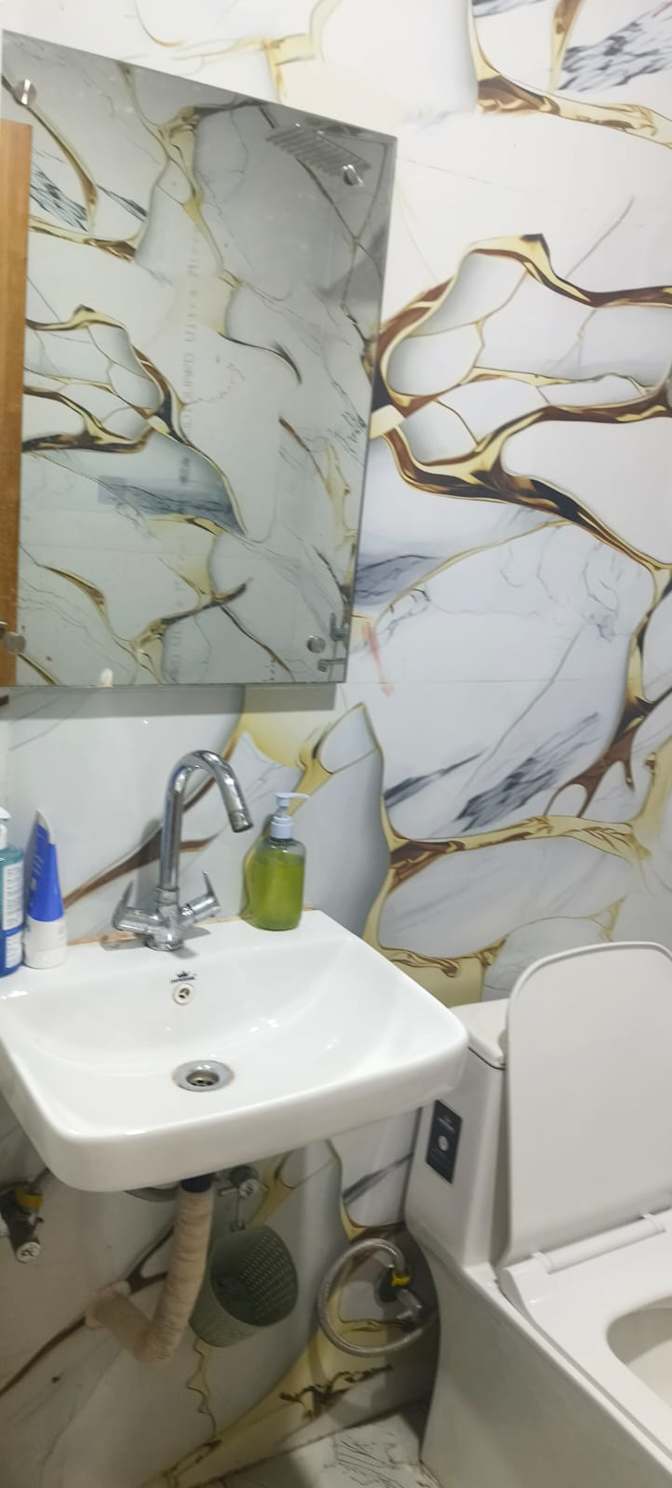Nisha Gupta's room