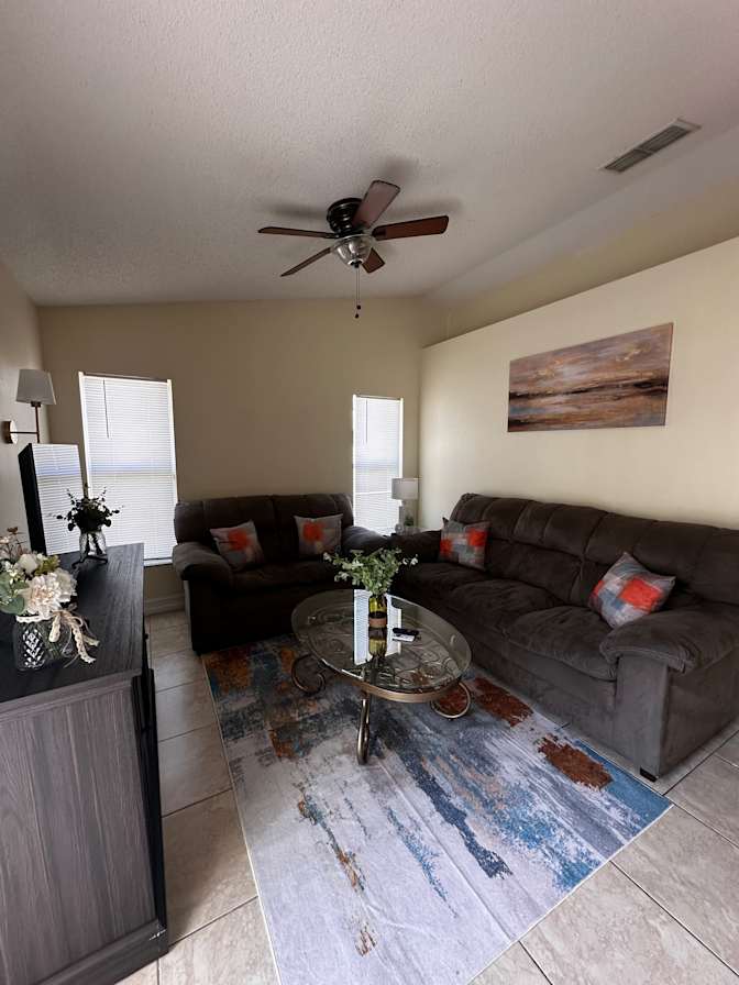Glass Connect Housing Solutions's room