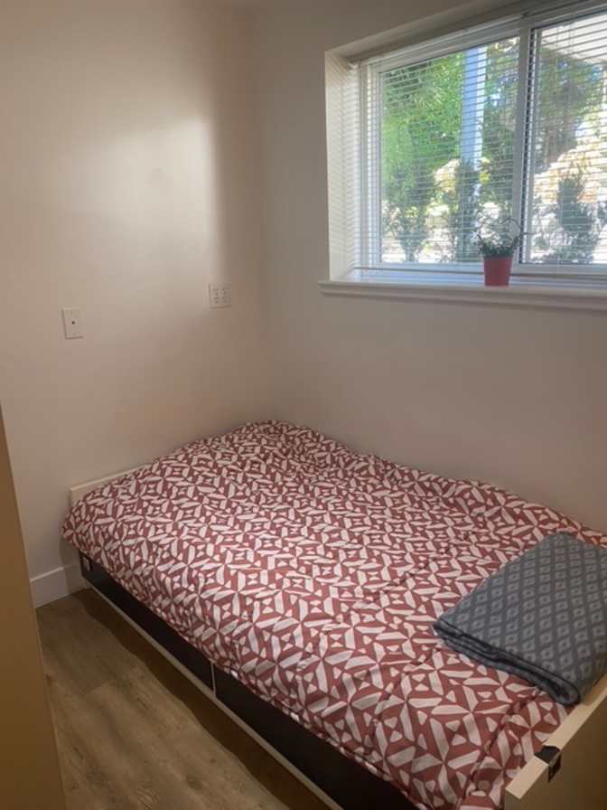 Neda's room