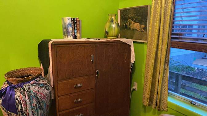 Lin's room